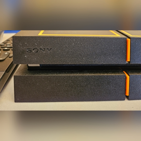 PlayStation4 1TB Call of Duty Black Ops III bundle with Blu-ray disc PLUS - Picture 3 of 15